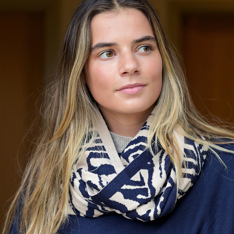Oatmeal/Navy Animal Stripe Snood