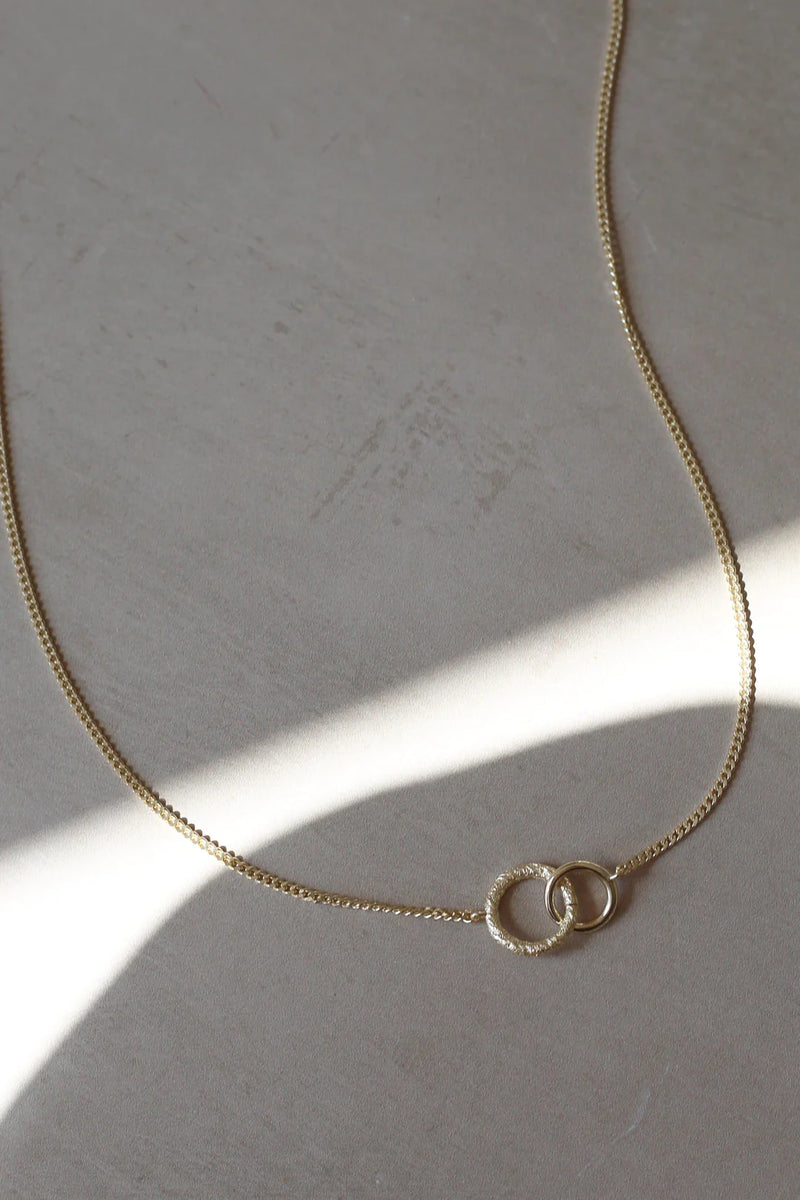 Pose Necklace -Gold