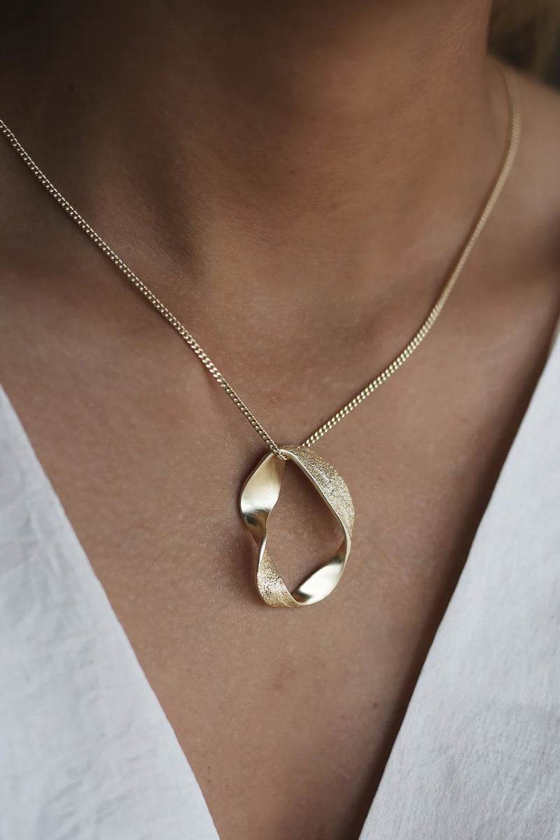 Arise Necklace Gold