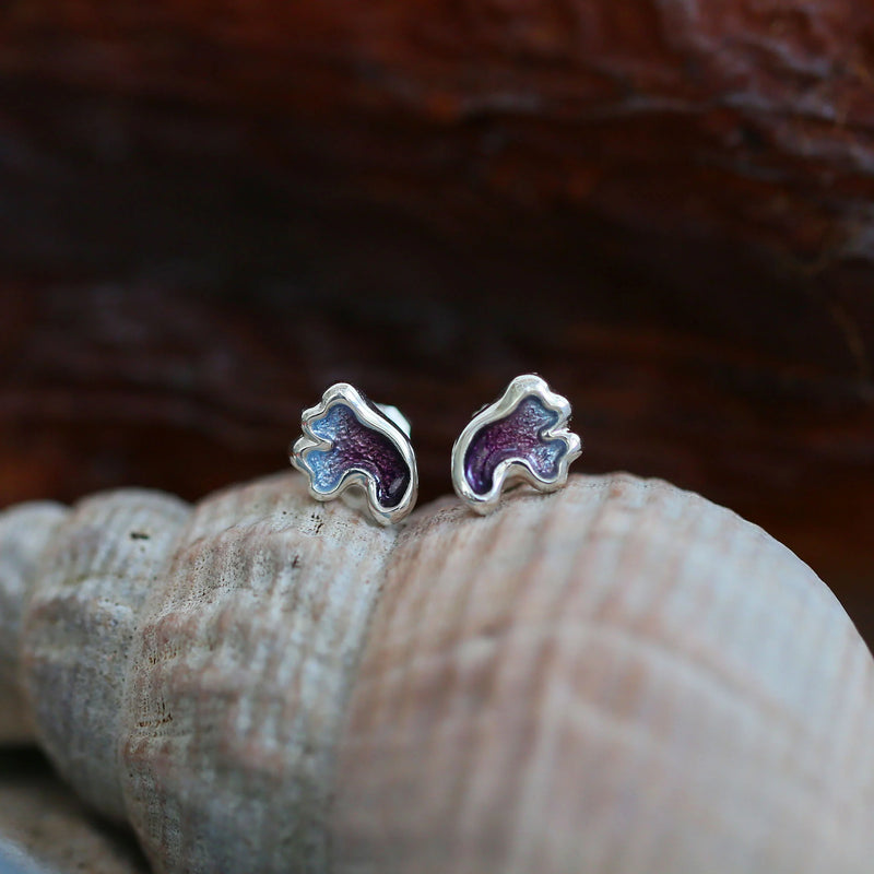 Sea Moss Petite Stud Earrings in Sea Pink Enamel
