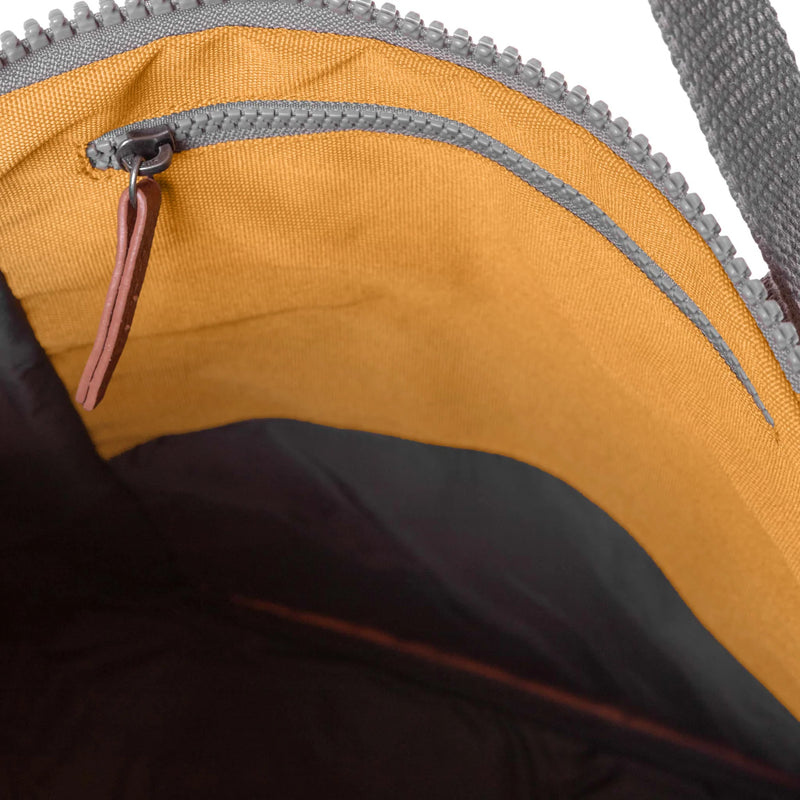 Finchley A Recycled Canvas Medium - Flax